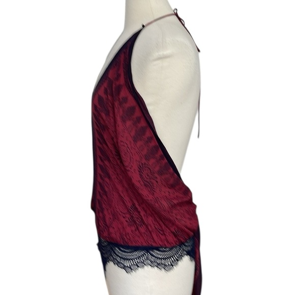 Free People Borderlines Bandana Print Halter Bodysuit SZ L Burgundy Navy - Picture 2 of 4